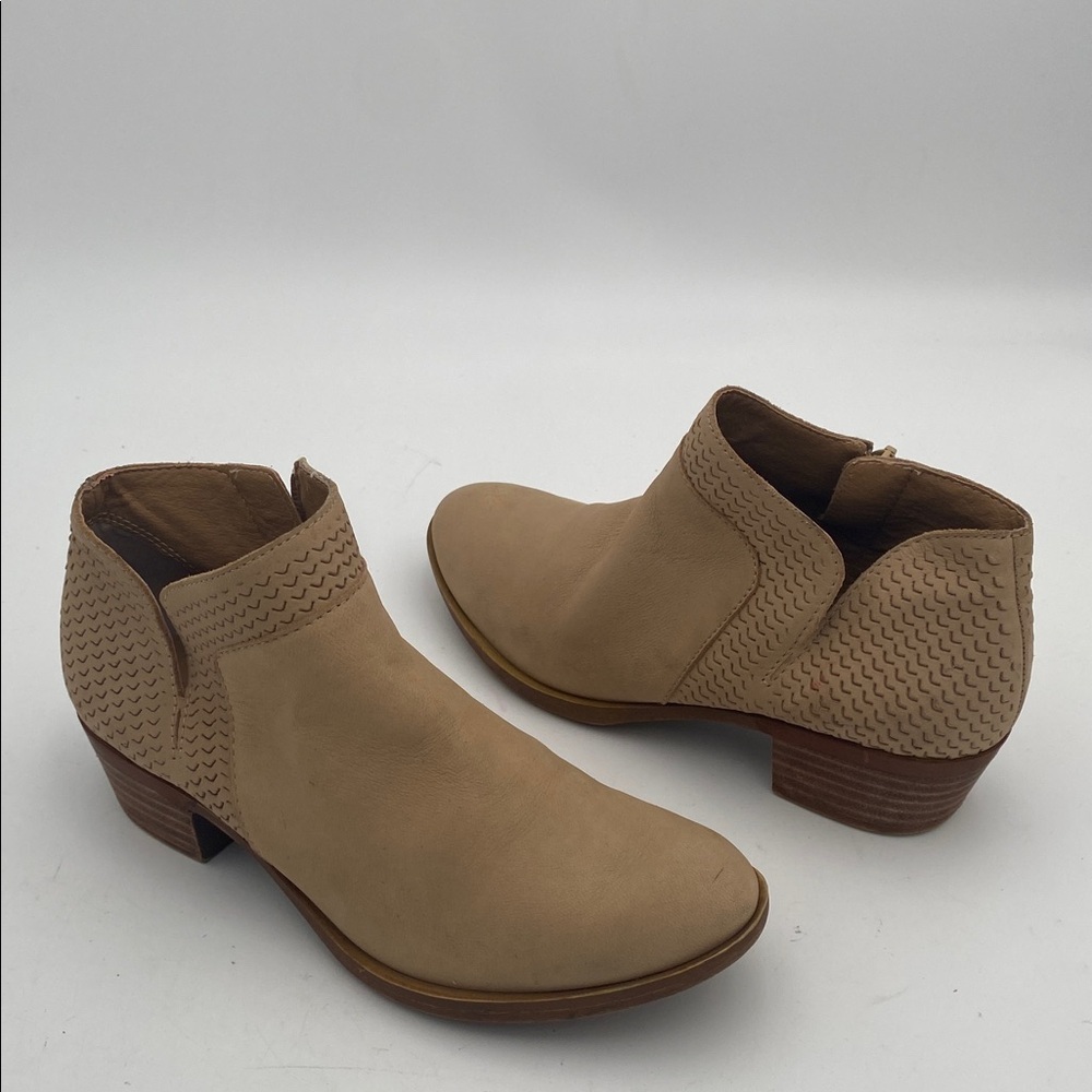 Lucky Brand Women's Tan Ankle Booties women 5.5M leather casual festival office